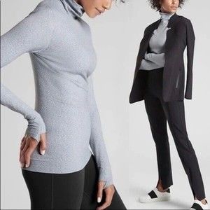 Athleta Flurry Peak Base Layer Turtleneck Light Gray Size XS